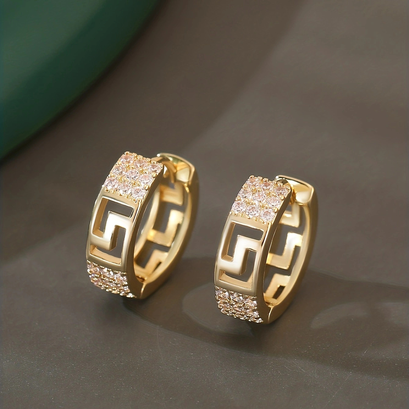 European and American best-selling luxury copper-inlaid zirconium…