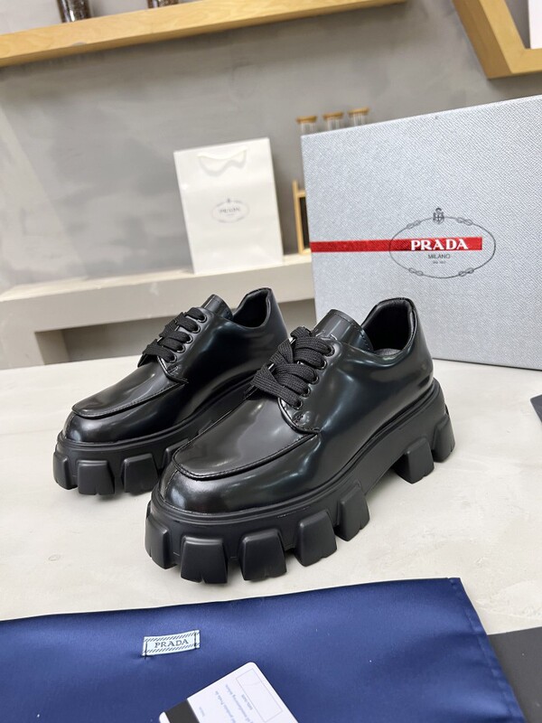Prada Thick-Soled Derby Shoes, Height-Increasing and Slimming, British-Style Lace-Up Shoes Prada Thick-Soled Derby Shoes, Height-Increasing and Slimming, British-Style Lace-Up Shoes