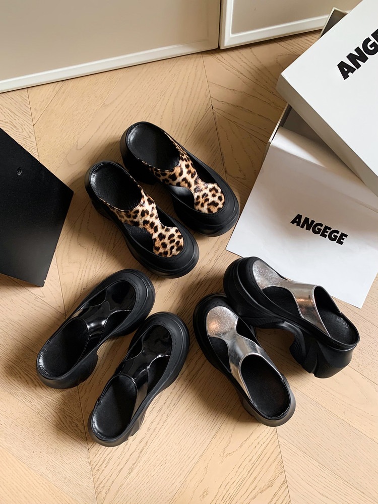 Dép sandal nữ da thật họa tiết da báo đế xuồng cao gót 9 cm — Trang chủ, màu đen, bạc chi tiết 27
