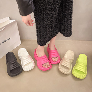 �r���ɸ���һ������Ь������bŮ���⴩�����m��С����ɳ������