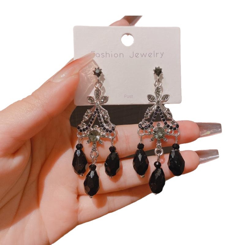retro sophisticated universal small design earrings with tassels