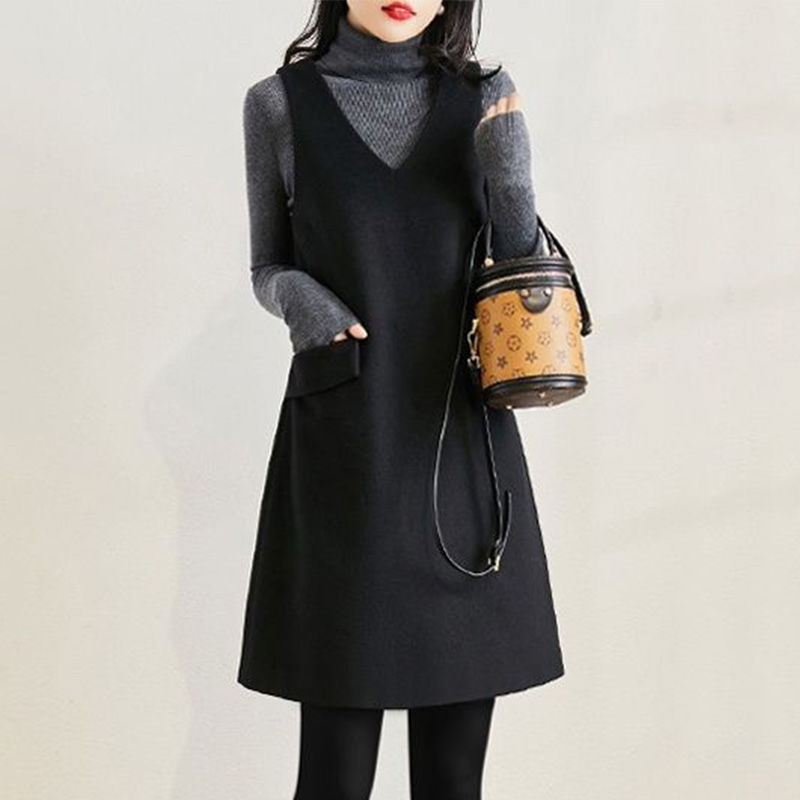 Woolen Vest Dress Women's Autumn and Winter 2022 New Vest Skirt Korean Style Mid-Length Suspender Skirt Bottoming Skirt Woolen Vest Dress Women's Autumn and Winter 2022 New Vest Skirt Korean Style Mid-Length Suspender Skirt Bottoming Skirt