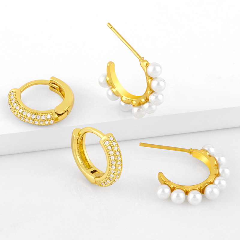 Fashion Pearl C-shaped Copper Inlaid Zircon Earrings Wholesale display picture 3