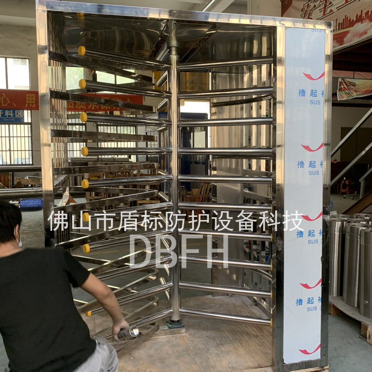 订购不锈钢全高单向梳状旋转门闸 泸州高铁火车站单向出口三辊闸