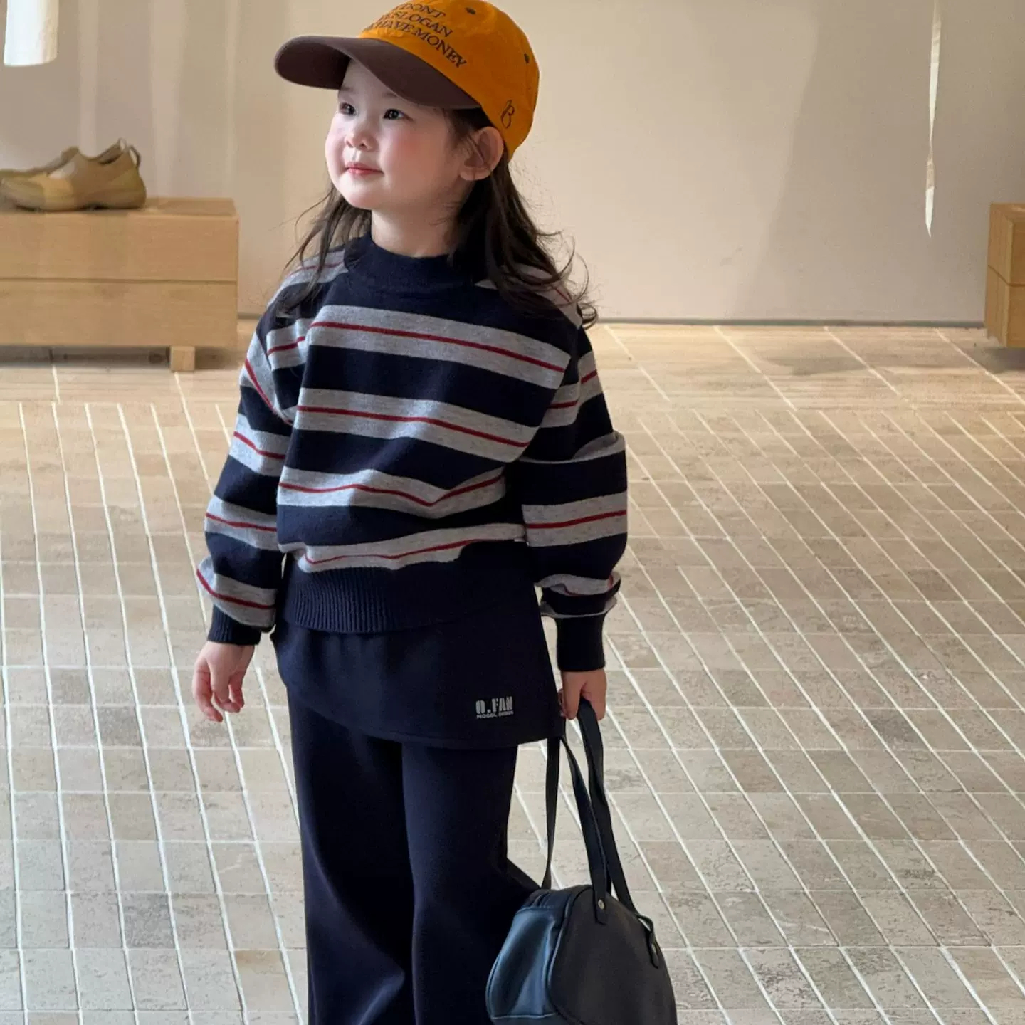 2025秋季新款童装 韩版童装 女童条纹时尚套头毛衣 儿童秋款毛衣