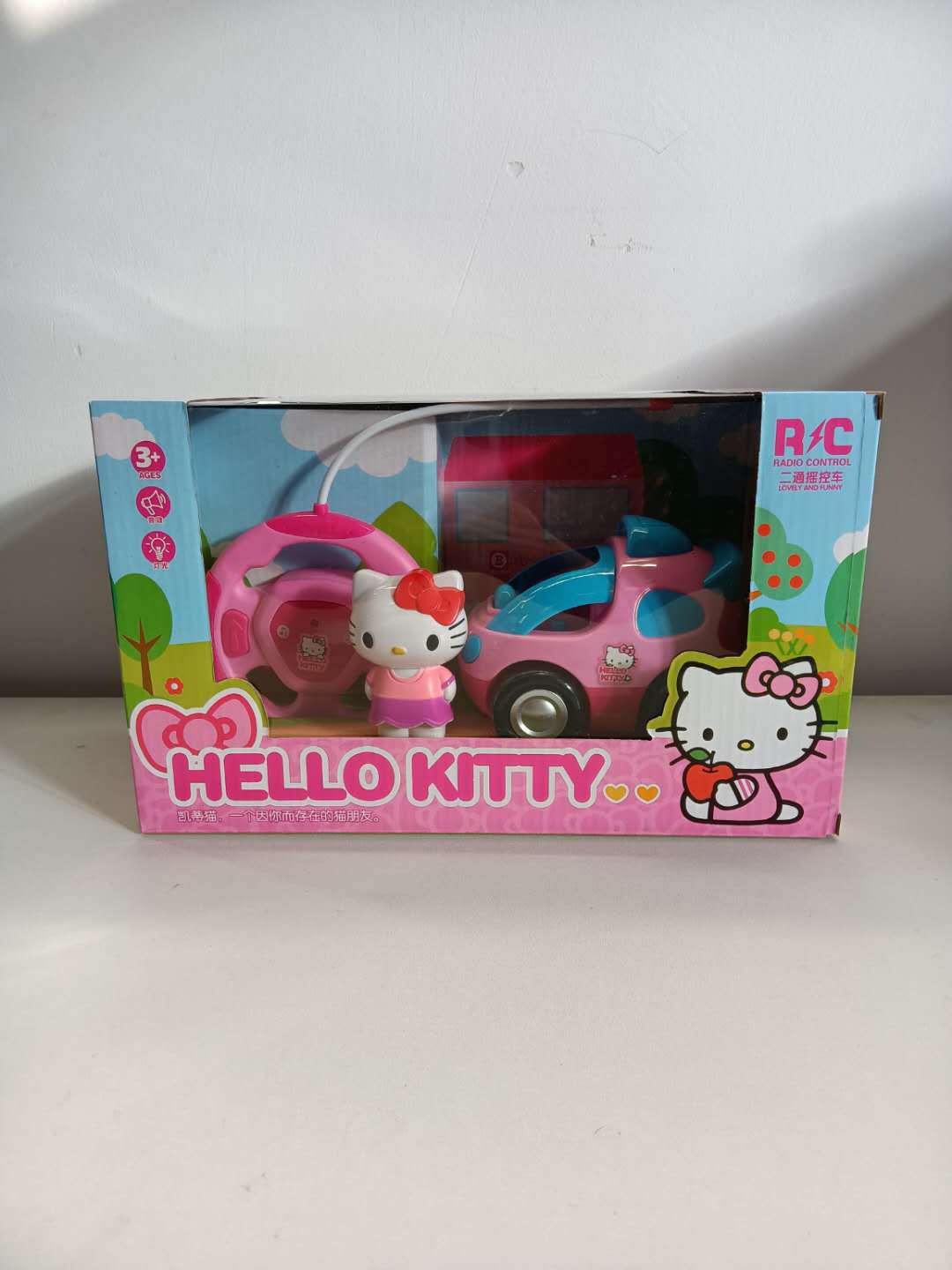 Xe điều khiển từ xa Hello Kitty 1611