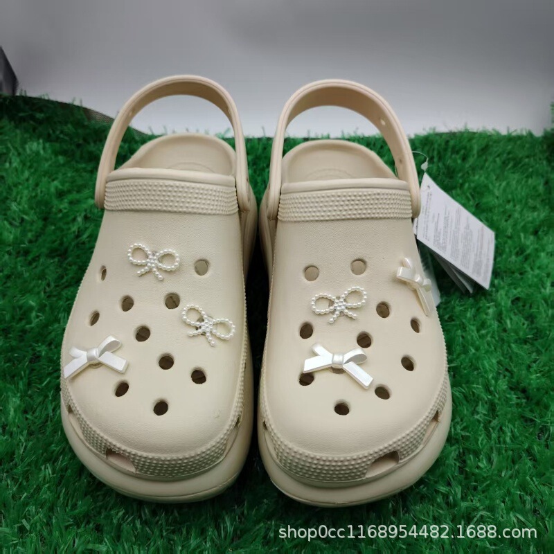 Celebrity-Inspired Perforated Clogs with Thick Soles, Casual Versatile Sandals, Stylish and Unique Non-Slip Shoes