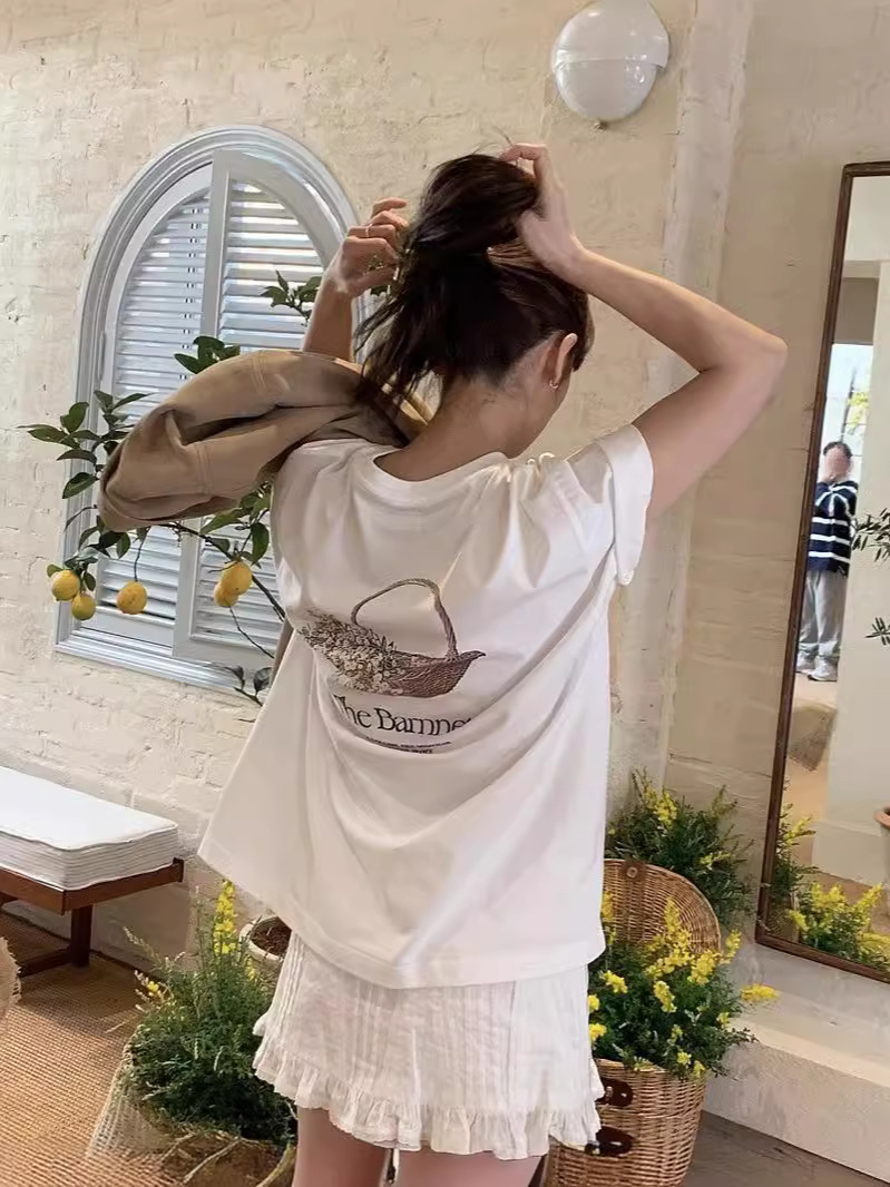 在庫あり 韓国東大門春夏モデル 背中に花かご柄プリント入り 男女兼用カップル向け半袖Tシャツ