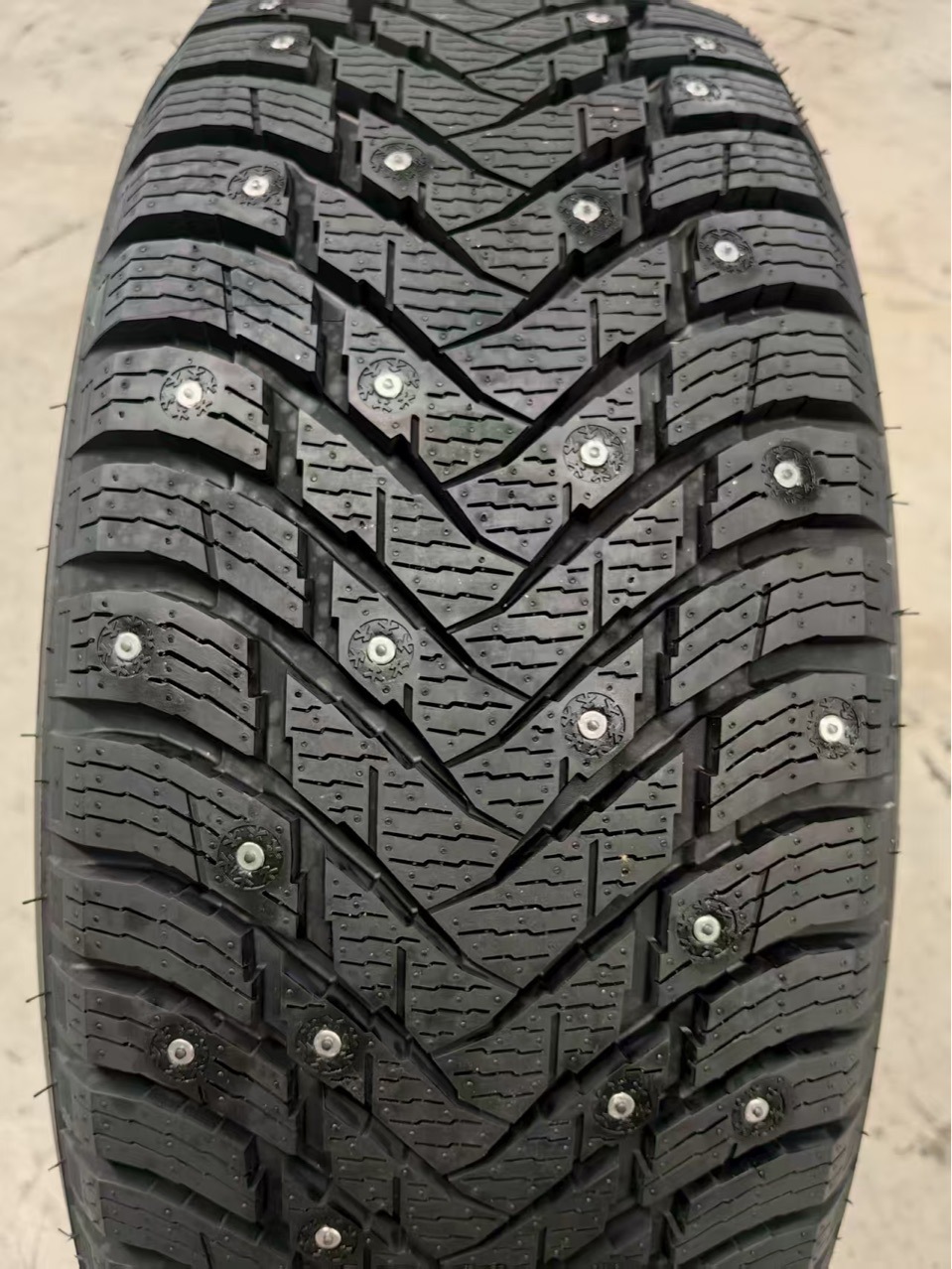 Can Be Studded Anti-Skid Winter Snow Tires 235/50R19