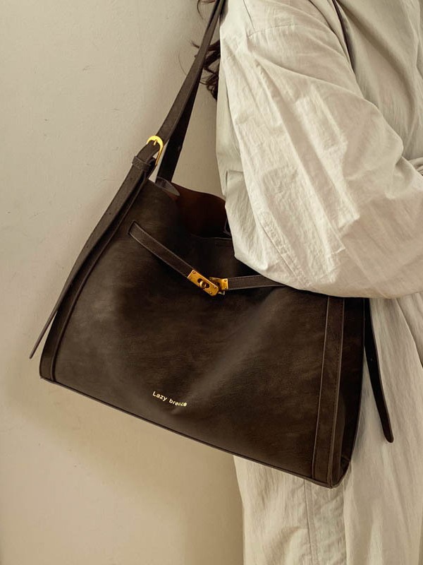Temperamento de moda de color sólido ocio retro ventas calientes nuevas bolsas de mano de mujer de gran capacidad de viaje de hombro bolsas de tendencia