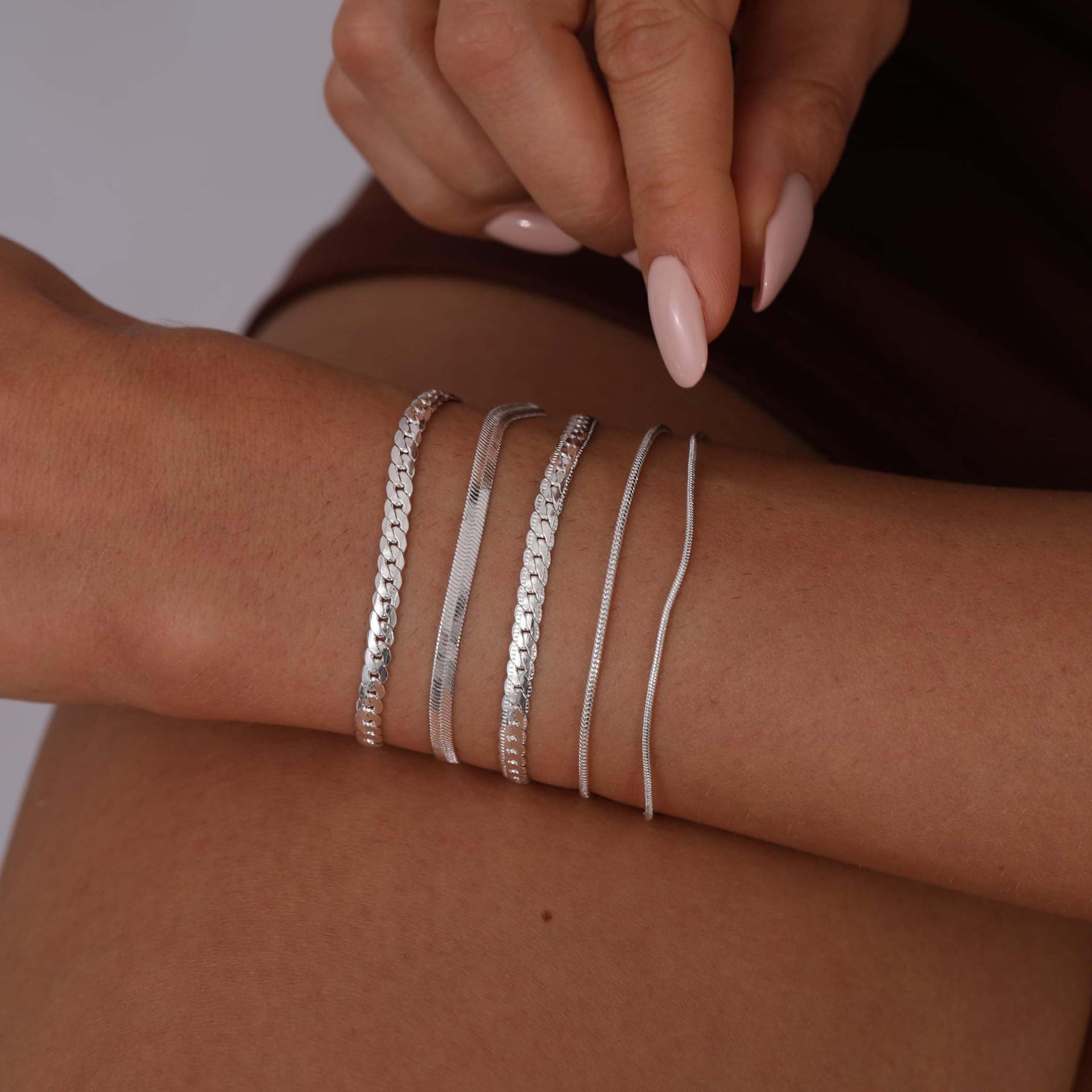 Minimalist Stackable Layered Bracelets Hypoallergenic Jewellery_voghion.com