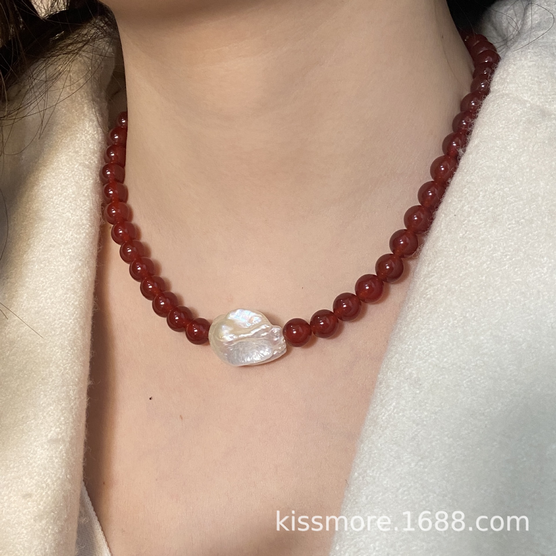 Retro red agate organic design necklace from pearl