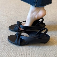 オールシープスキン〜フレンチレトロスタイルラウンドトゥスティレットサンダル女性用2025夏新スタイルシンプルクロスストラップオープントゥサンダル
