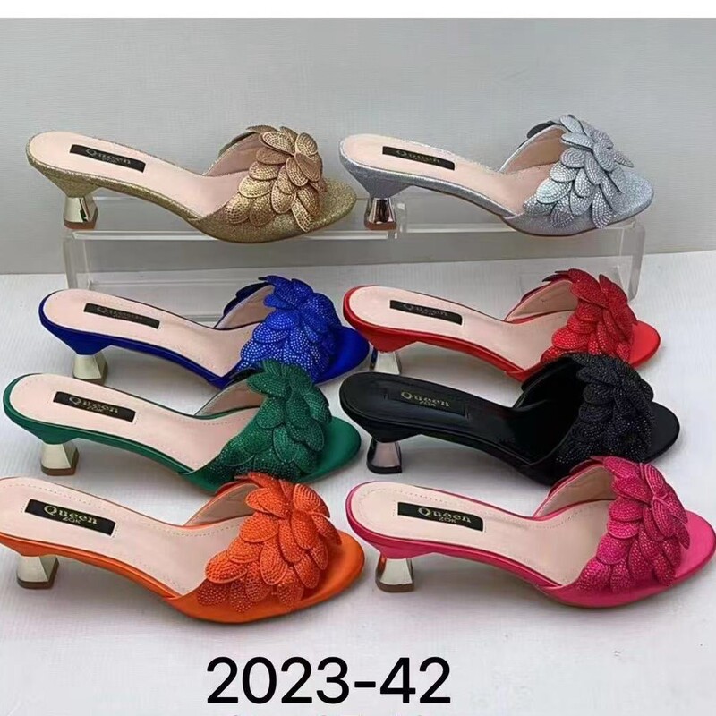 Beautiful Sandals for Women's Summer Outer Wear, Fashionable and Versatile Fairy Style Flowers, Transparent Crystal Thick Heels, High Heels, Slippers