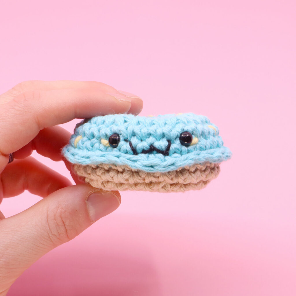 04_Donuts_cyan_square-1024x102