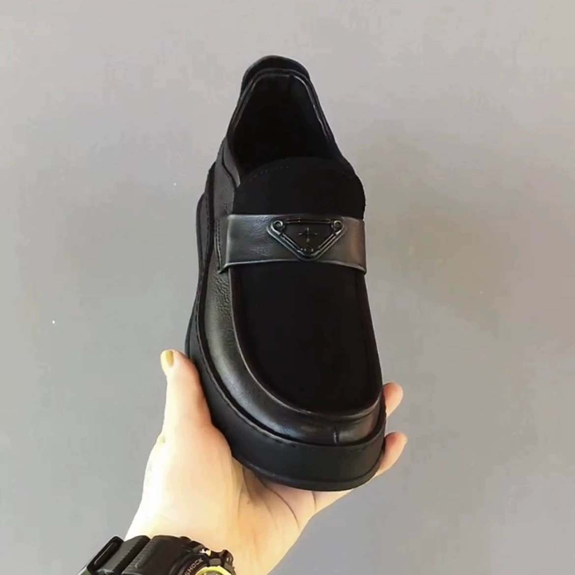 2025 Весенняя мужская обувь дышащая нескользящая мягкая подошва ленивая обувь в английском стиле Lefu обувь мужская повседневная кожаная обувь