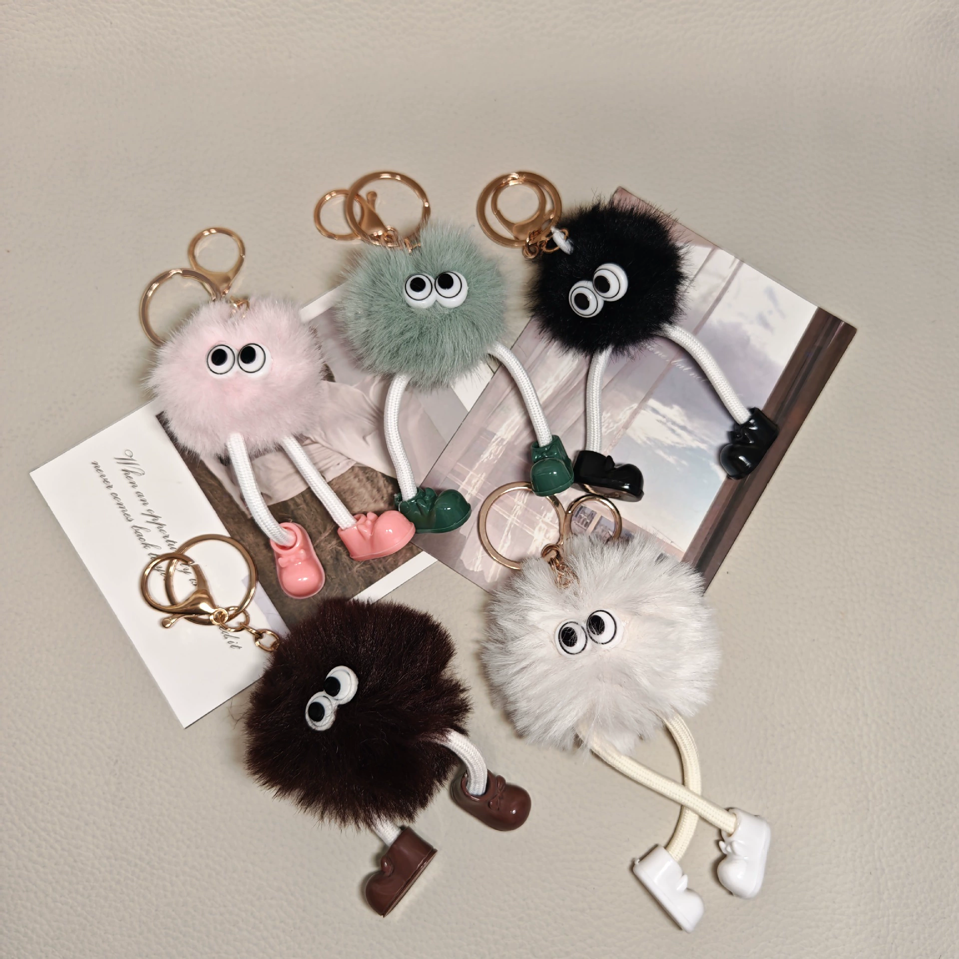 Милый норковый мех, маленький угольный шарик, автомобильный брелок, подвеска в Корейском стиле, популярная плюшевая подвеска для школьной сумки, подарок