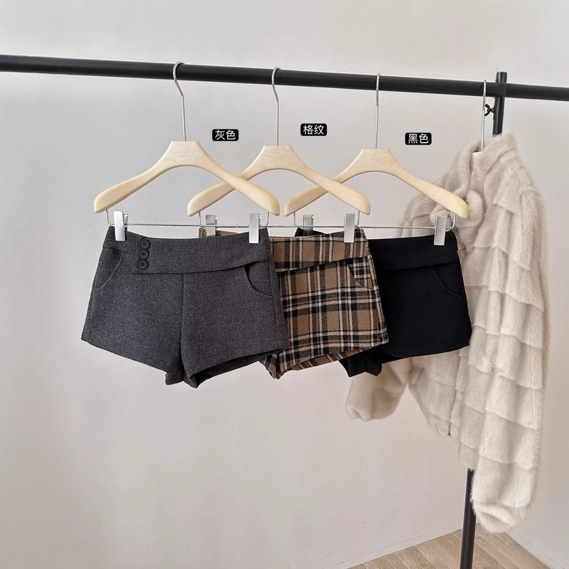 Woolen A-Line Shorts for Women, Autumn and Winter Thickened 2025 Trendy Pants, Slimming Casual Boot Shorts, Woolen Hot Pants Woolen A-Line Shorts for Women, Autumn and Winter Thickened 2025 Trendy Pants, Slimming Casual Boot Shorts, Woolen Hot Pants