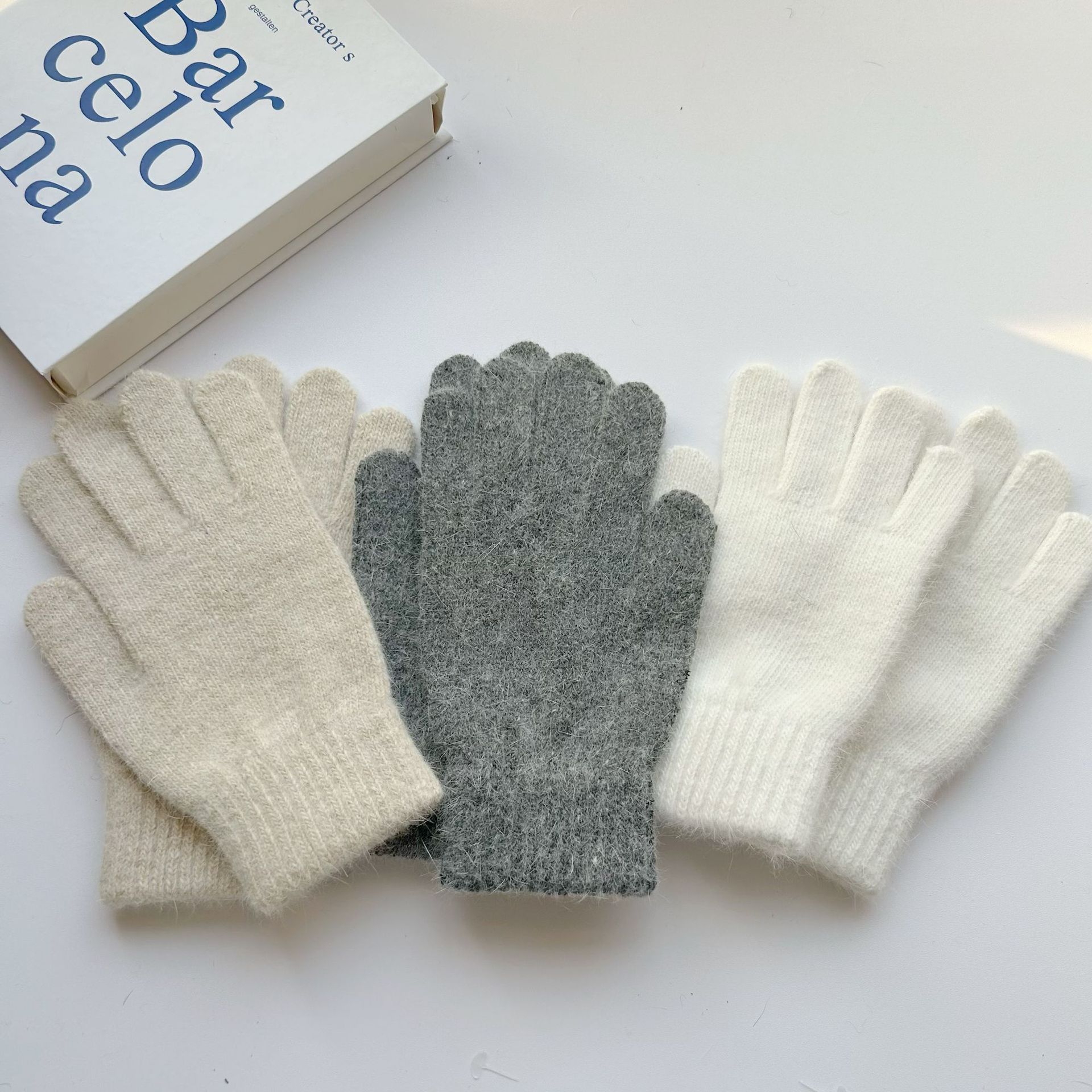 Unisex Fashion Solid Color Polyester Gloves 1 Pair display picture 3