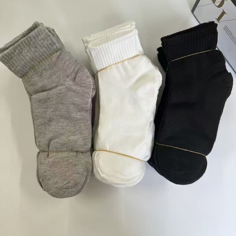Zhuji socks, direct sales from the manufacturer, black, white, gray solid colors, versatile, disposable, for men and women, suitable for all seasons, short, medium, and long lengths Zhuji socks, direct sales from the manufacturer, black, white, gray solid colors, versatile, disposable, for men and women, suitable for all seasons, short, medium, and long lengths