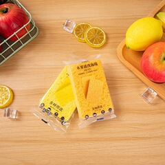 木材パルプのスポンジは食器を洗って家庭用の台所を拭きます。