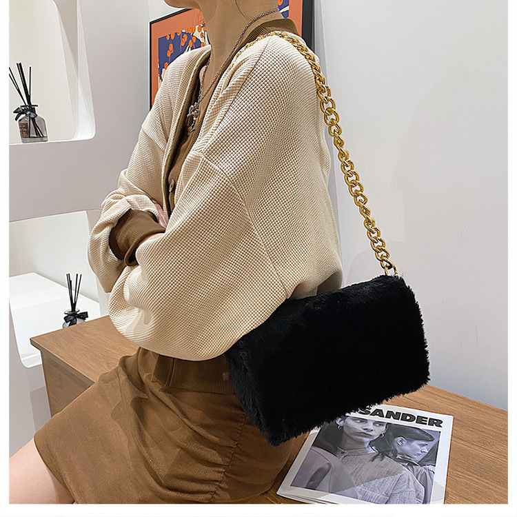 Simple Fashion Solid Color Plush Chain Shoulder Square Bag Wholesale Nihaojewelry display picture 4