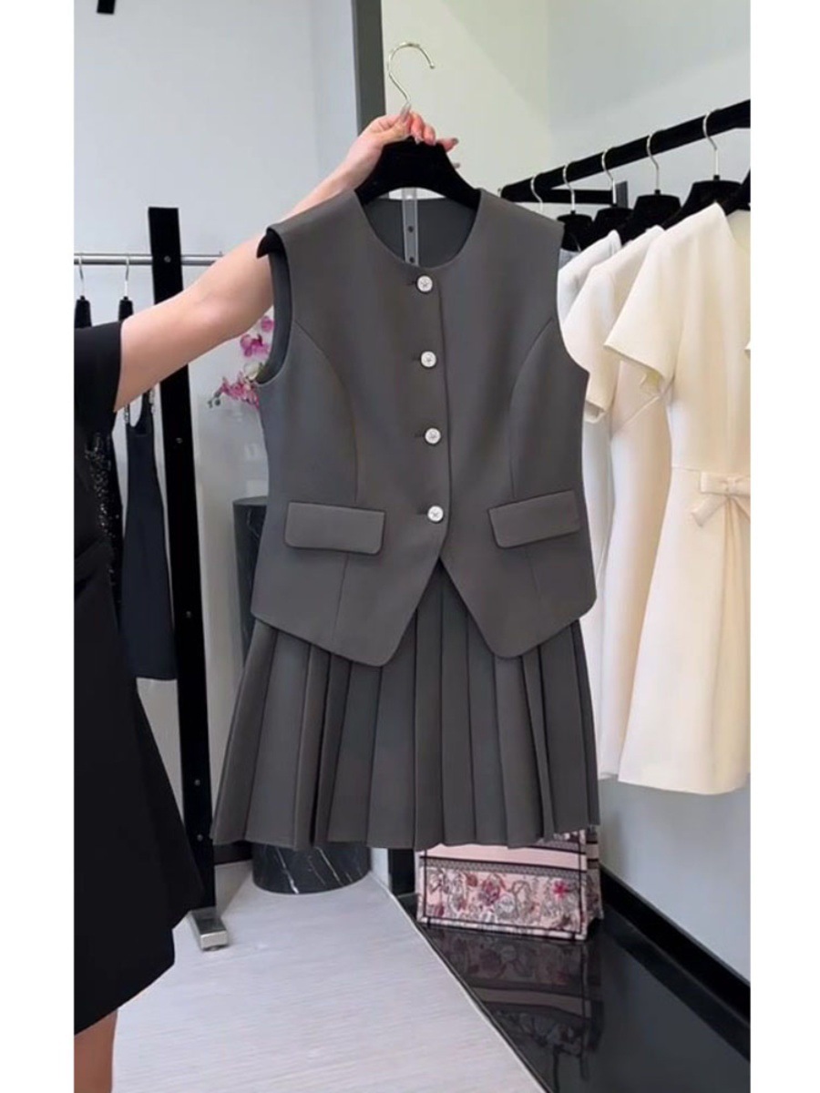 Bộ vest đen phối đồ FL240420 áo vest không tay mùa hè nữ áo gile xếp ly váy hai mảnh dáng nhỏ — Màu xám chi tiết 7