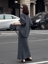 感老钱风绝美灰色坑条前短后长毛衣鱼尾半裙两件套女秋季