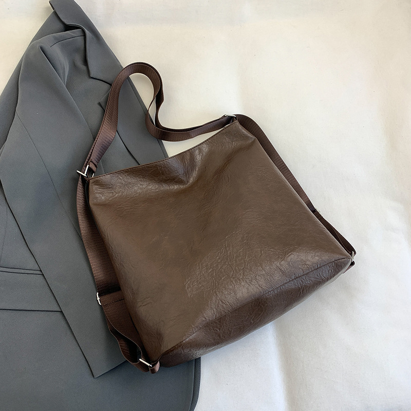 Retro gran capacidad versátil ins coreano de textura de viaje bolso de hombro para mujeres otoño y invierno 2024 nueva bolsa de mano