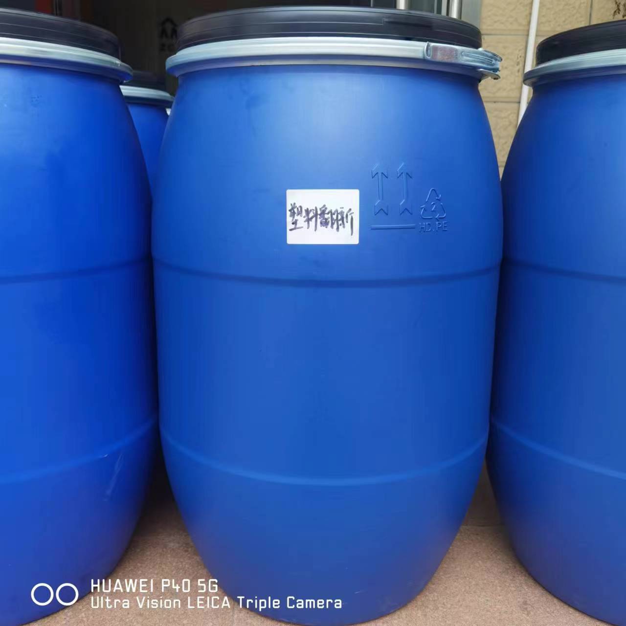 厂家批发大桶包装汽车内饰翻新剂,塑料翻新剂