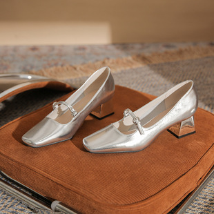 5885 Fashionable and Delicate Thick Heel Niche Design Women's Shoes 2024 New Summer Mary Jane Silver Women