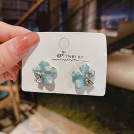 高级感轻奢气质甜美珍珠耳环时尚气质百搭耳饰美姬花朵耳钉