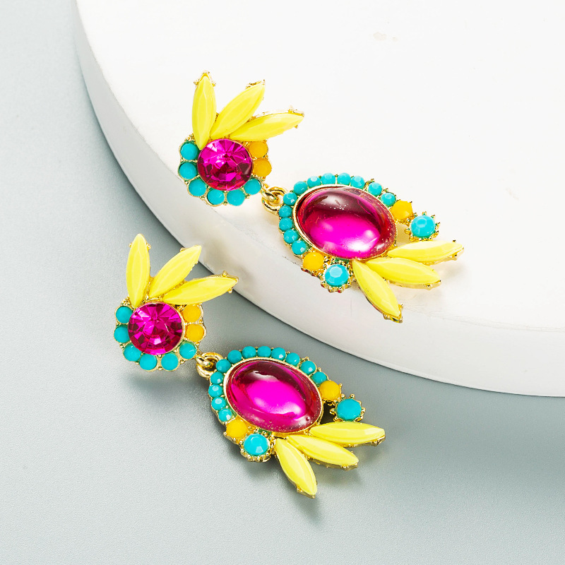 Retro Alloy Diamond-studded Resin Geometric Flower Earrings display picture 5