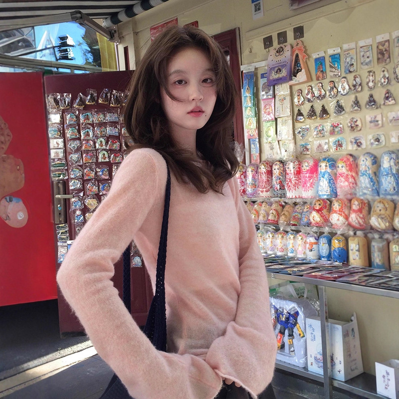 Gentle, Soft and Waxy Pink Mohair Long-Sleeved Knitwear for Women in Autumn and Winter with Bell-Sleeved Bottoming Shirt, Super Nice Top Gentle, Soft and Waxy Pink Mohair Long-Sleeved Knitwear for Women in Autumn and Winter with Bell-Sleeved Bottoming Shirt, Super Nice Top