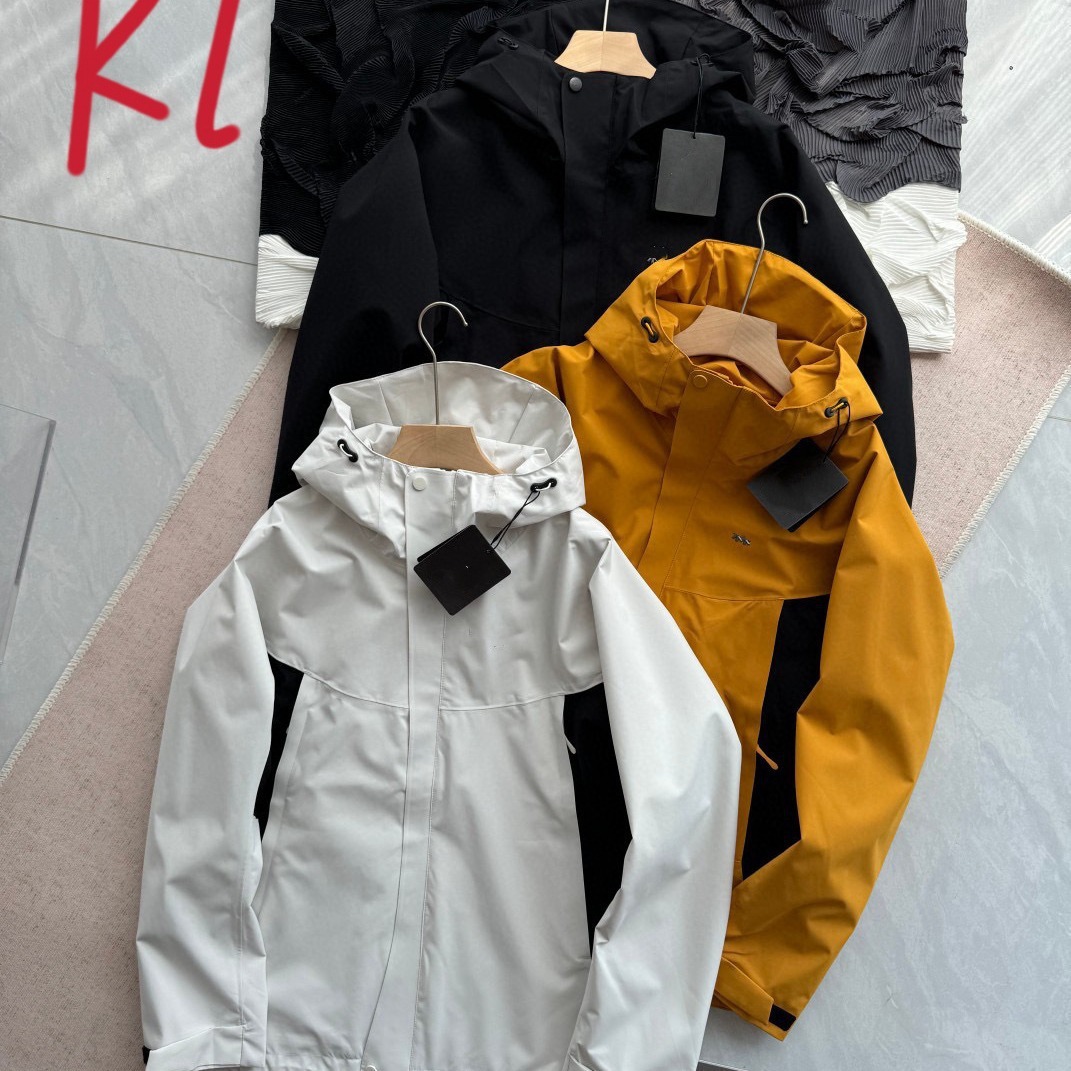 Autumn 2024 New Fashion Brand Soft Shell Jacket Jacket for Men and Women Casual Outdoor Waterproof Couple Hooded Jacket