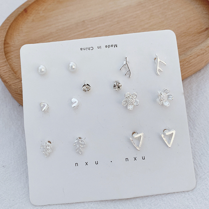 Pendientes de perlas, pendientes de estilo caliente, lujo ligero, pendientes simples de celebridades de Internet, accesorios de Yiwu, venta al por mayor