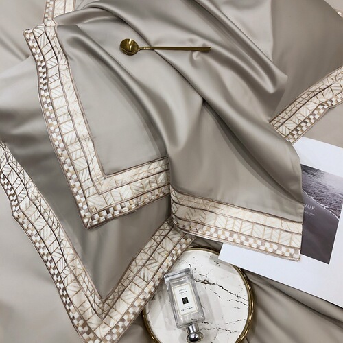 Light luxury high-quality Xinjiang long-staple cotton four-piece set embroidered mercerized cotton high-density Nantong home textile gifts