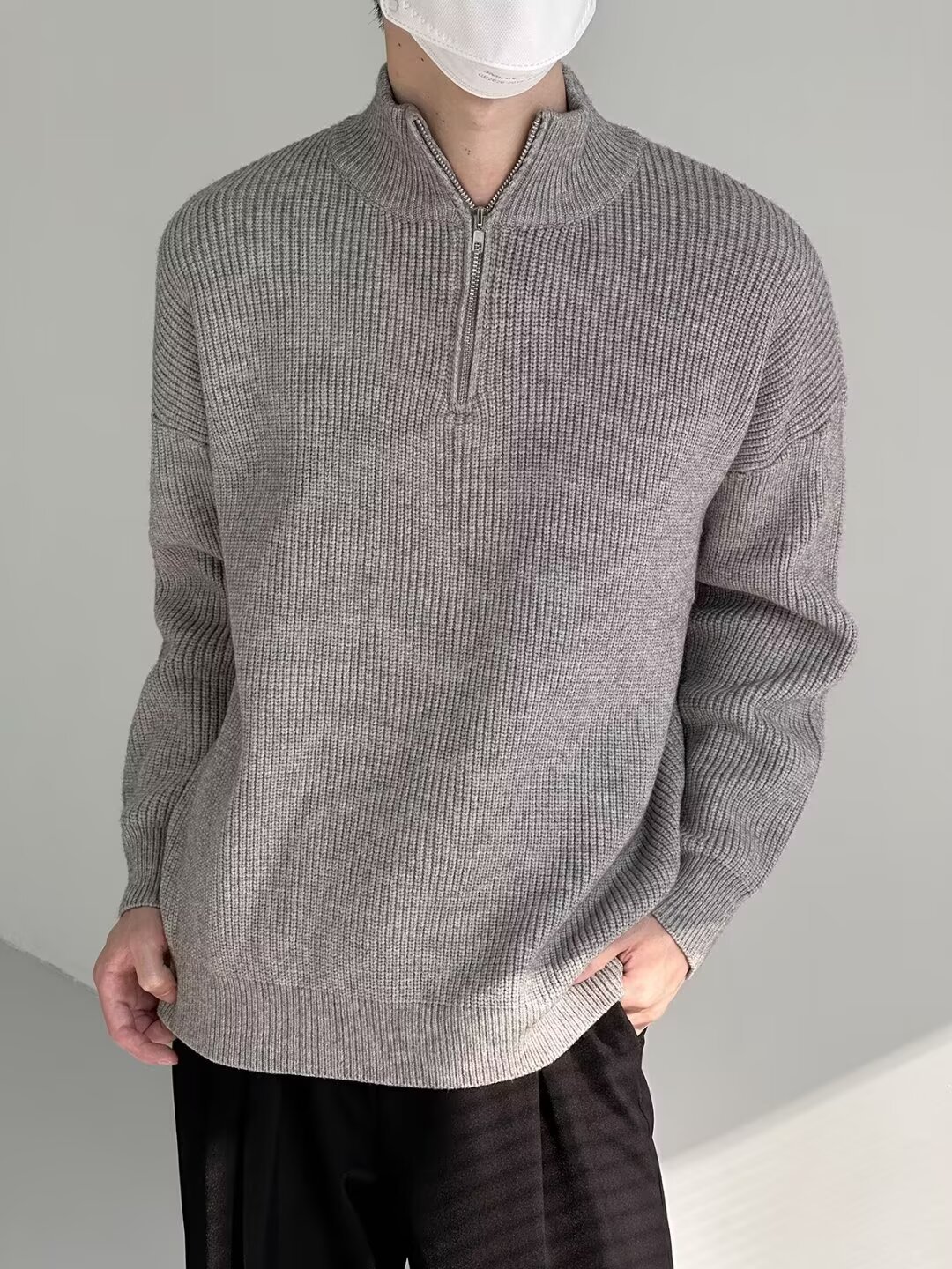 Suéter masculino de malha com meio zíper – Pulôver estiloso com tecido respirável e resistente a manchas (cinza/preto/azul/cáqui, tamanhos M-3XL)_voghion.com