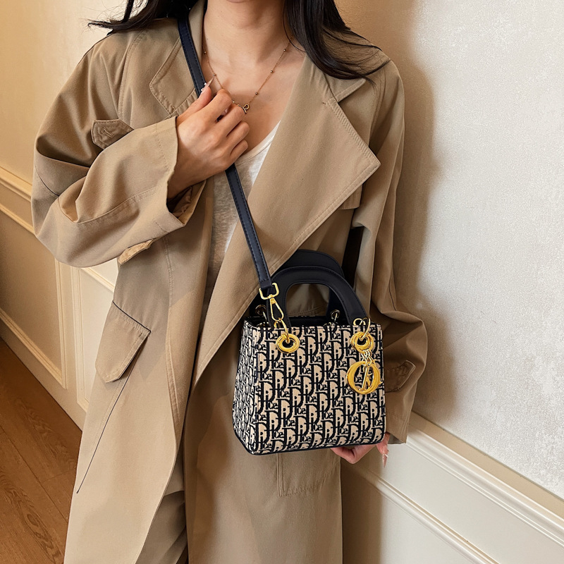 高级感包包女2025新款复古百搭刺绣手提戴妃包气质时尚单肩斜挎包|undefined
