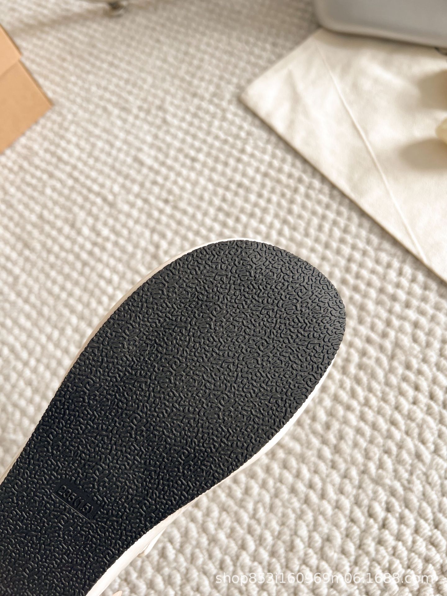 2025052722058206743775w3024h40