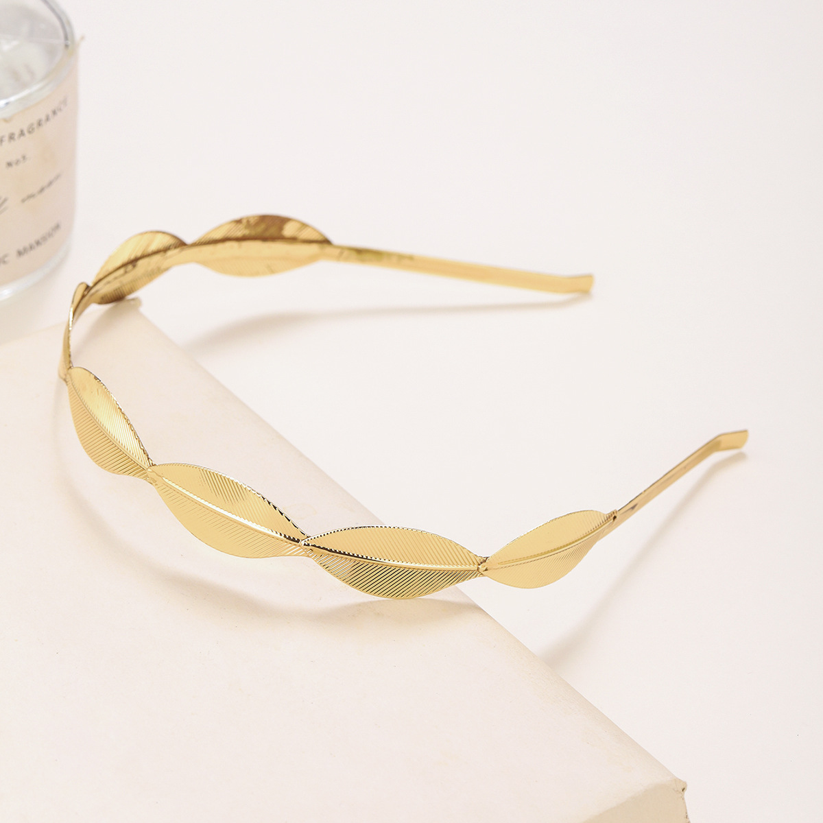 Amazon venta caliente Europa y América toques de cabeza cortes de flores hojas metal perlas aleación de cabello al por mayor toques de cabello