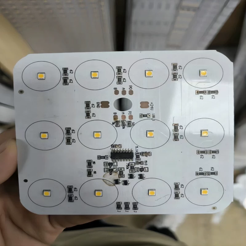 Две фонарные панели, три фонарные панели, четыре светильные plates?