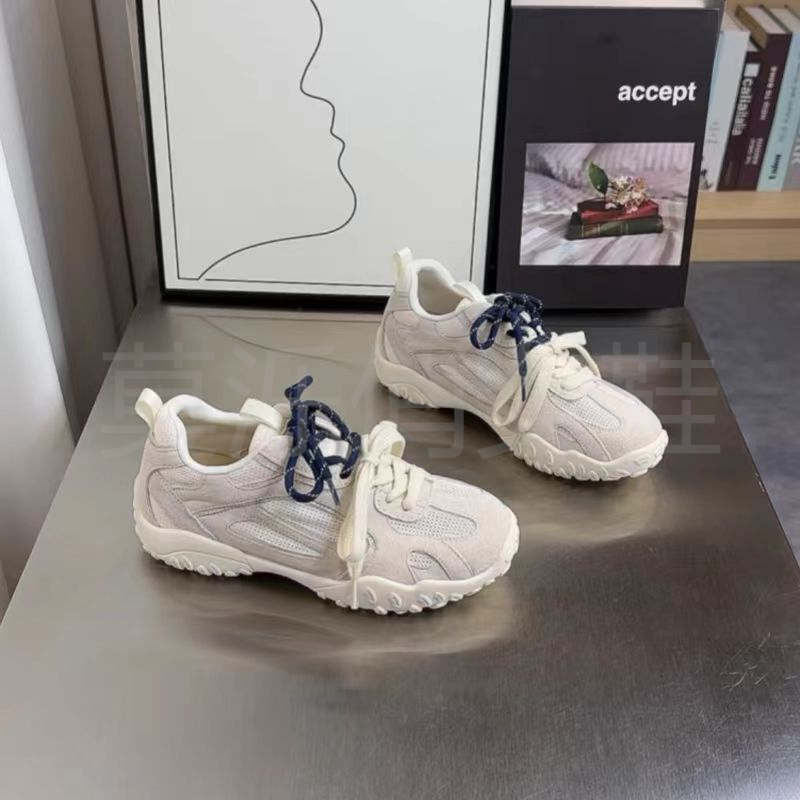 Zapatos deportivos transpirables de malla de verano para mujeres 2024 nuevos zapatos casuales de altura pequeña con suela gruesa Agan