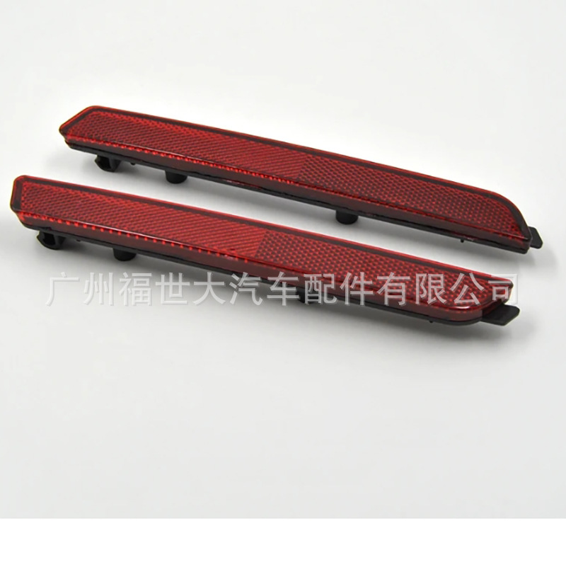 Adecuado para Mazda M2 M3 M8 RY barra trasera de luz GV7D-51-5M0 GV7D-51-5L0 image 2