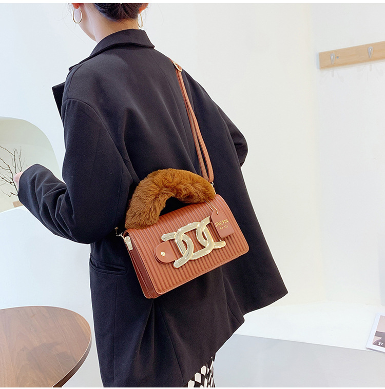 Women's Medium Pu Leather Geometric Fashion Square Buckle Crossbody Bag display picture 28