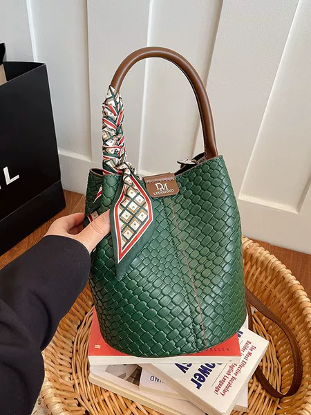2026 Trendy Commuter Retro Bag Women's Handbag Versatile Shoulder Bag Woven Bucket Bag Niche Commuter Versatile