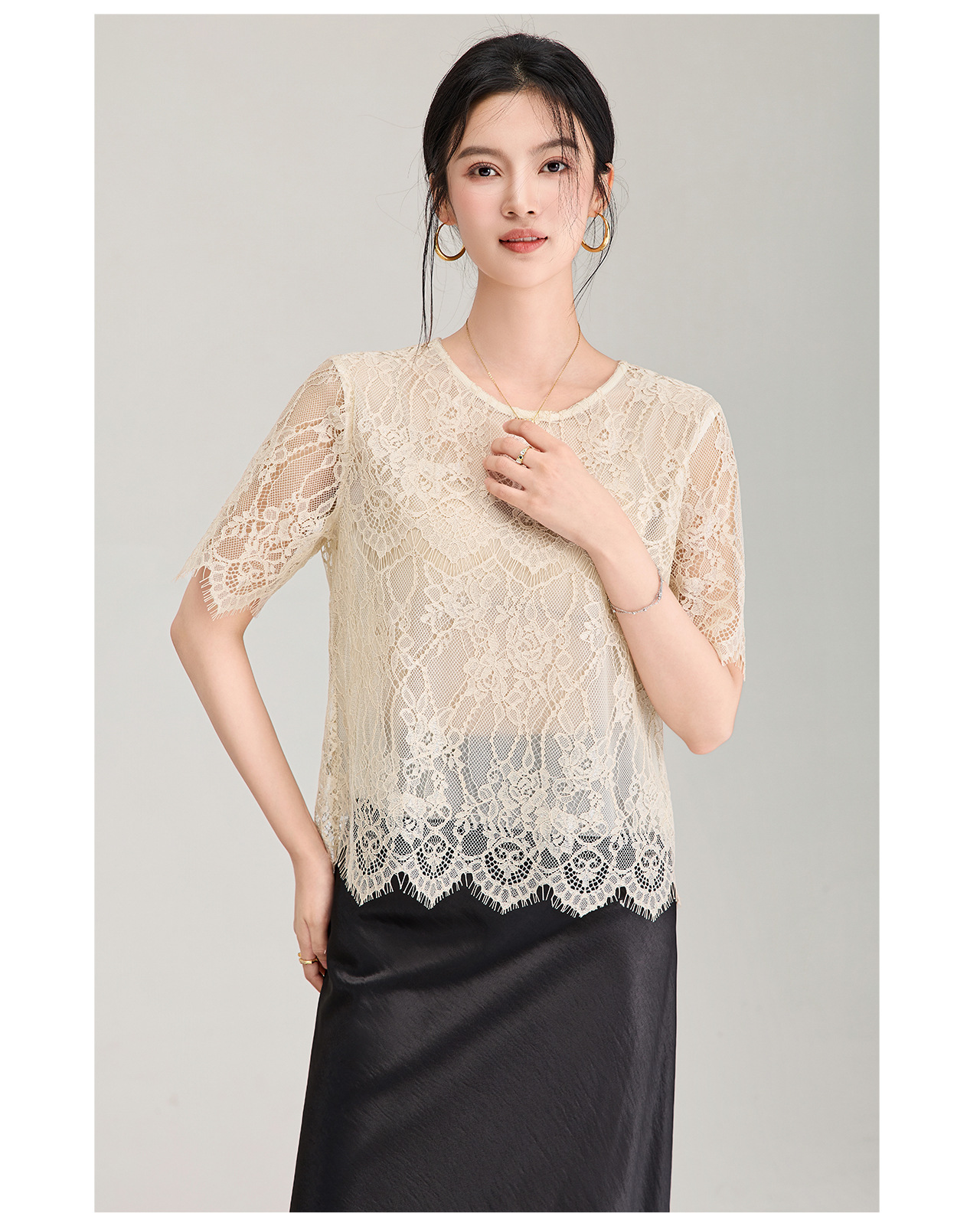Áo thun nữ cổ tròn tay ngắn ren viền cổ phong cách Pháp — màu đen chi tiết 7