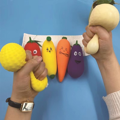 The new pinch music simulates vegetables and fruits, corn, peanuts, carrots, eggplants, bananas, peppers, decompression