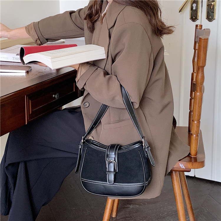 2024 new shoulder splicing autumn winter suede underarm bag fashionable and versatile plush handbag_voghion.com