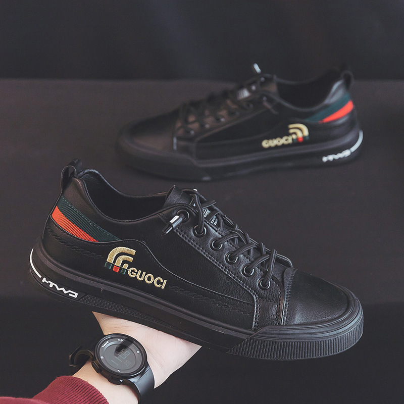 Men's casual footwear